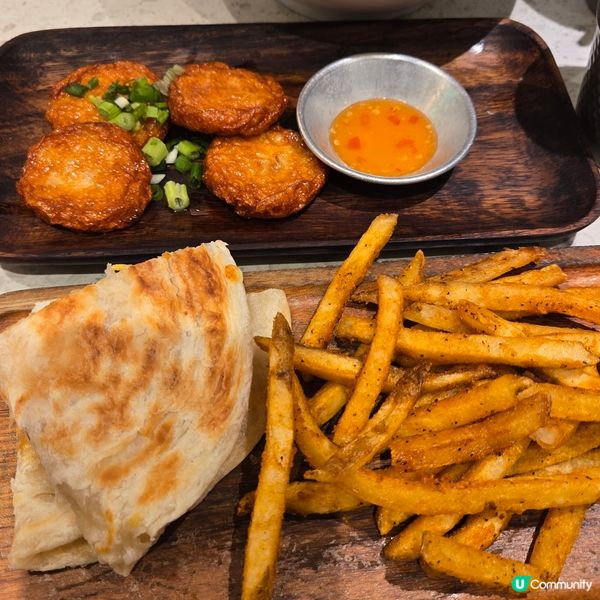 芝士火腿手抓餅+墨魚餅