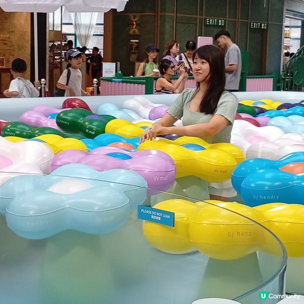 夏日消暑必去！IFC 藝術泳池玩轉夏日 🏊‍♀️☀️