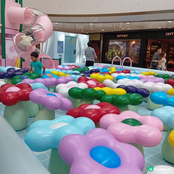 夏日消暑必去！IFC 藝術泳池玩轉夏日 🏊‍♀️☀️
