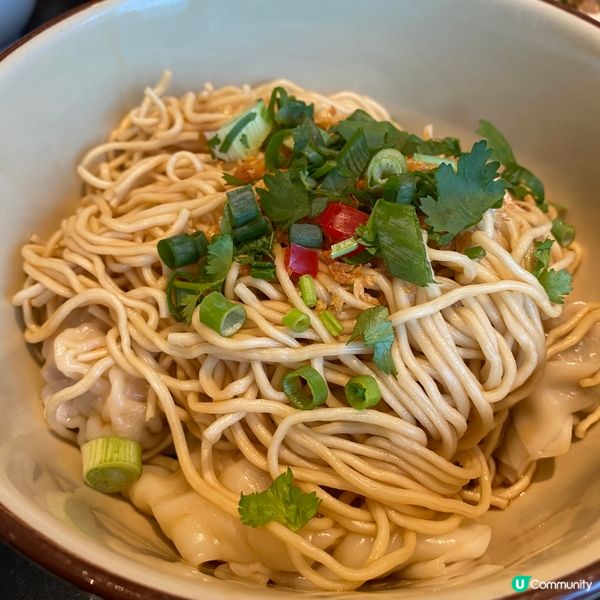 必食爆湯汁小籠包 🩷😋