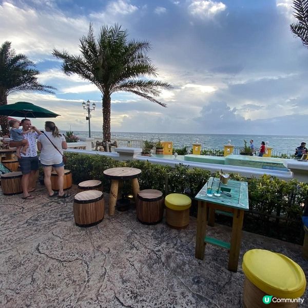 放假去邊度？美國村人山人海！🏖️