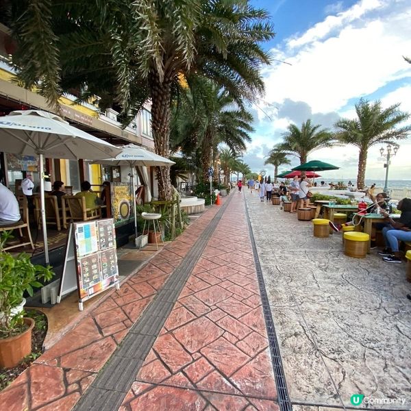 放假去邊度？美國村人山人海！🏖️