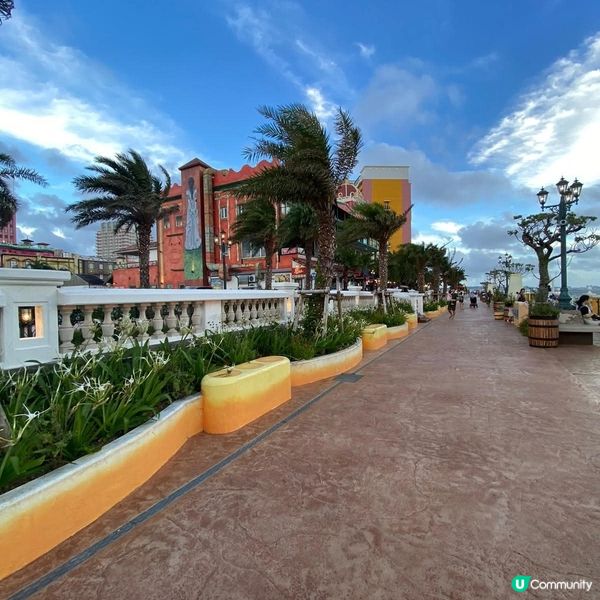 放假去邊度？美國村人山人海！🏖️