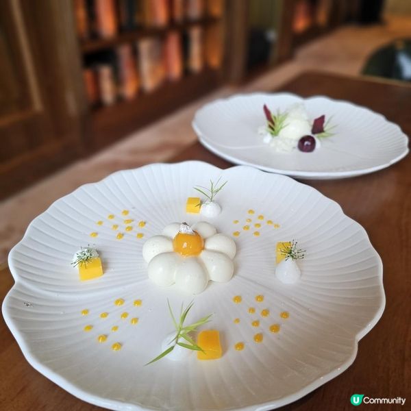 置身於古典書室中進餐