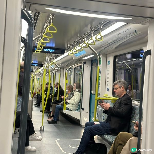 悉尼地鐵初體驗！🇦🇺🚇 香港有份製造勁方便！👍