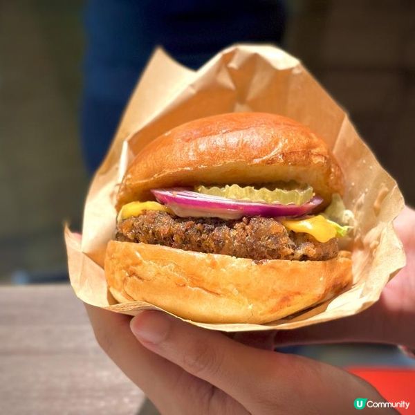 酒吧街裏的主打新鮮手工漢堡店🍔