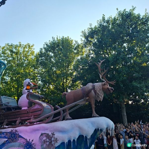 上海迪士尼巡遊🤩花車款式多到爆📸 快啲嚟睇！