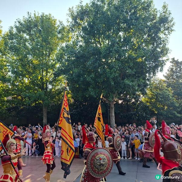 上海迪士尼巡遊🤩花車款式多到爆📸 快啲嚟睇！