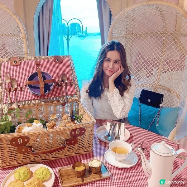我很愛吃甜品，經常到不同打卡餐廳拍攝食物，在日常生活中亦經常...