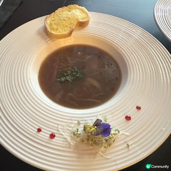 擺盤好有心思而又好味嘅法國菜🇫🇷 原隻海膽雪糕超有驚喜