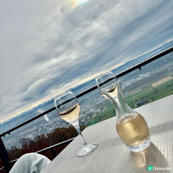 《秋日阿爾卑斯山下Weinfelden 的美酒之路》 🍷