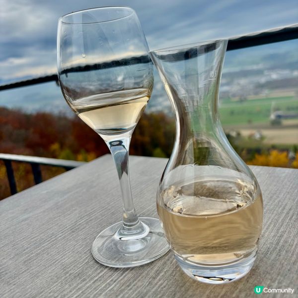 《秋日阿爾卑斯山下Weinfelden 的美酒之路》 🍷