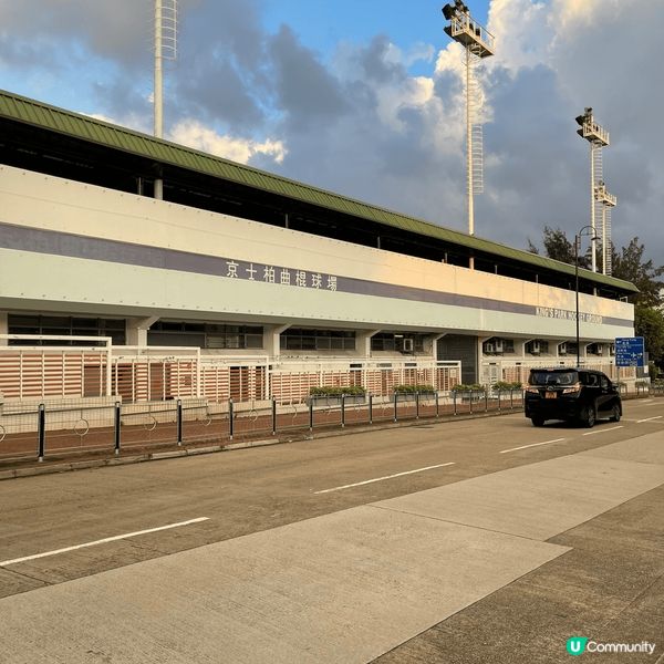 成日都會約齊朋友去打波，不論係曲棍球、籃球、網球、自己游水，...