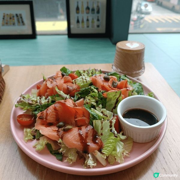 同朋友喺土瓜灣行街時偶然見到呢間樓上Cafe--WOW PA...