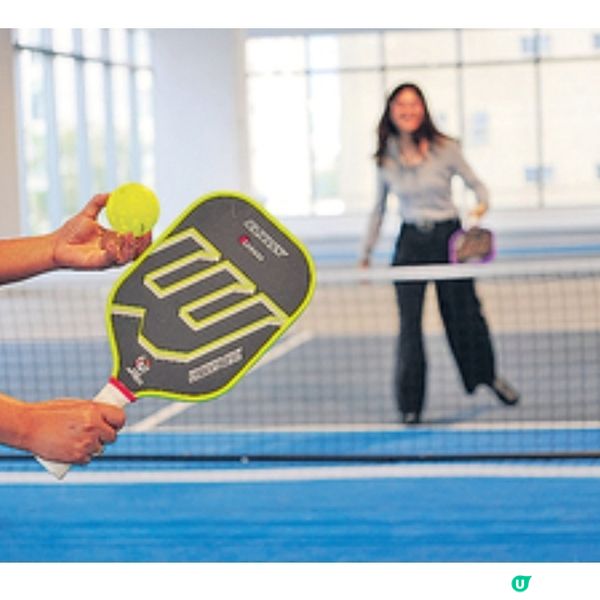 朗壹廣場彈彈跳聖誕列車 逾千呎好玩聖誕主題吹氣樂園