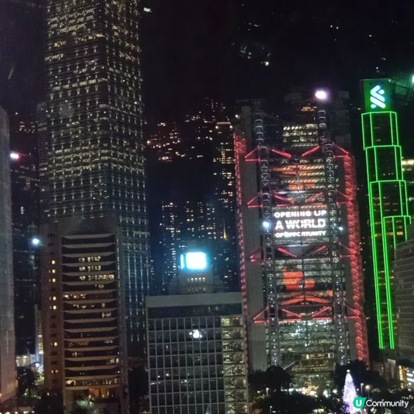 今晚坐摩天輪🎡！觀賞維港夜景，真係靚到爆！🤩