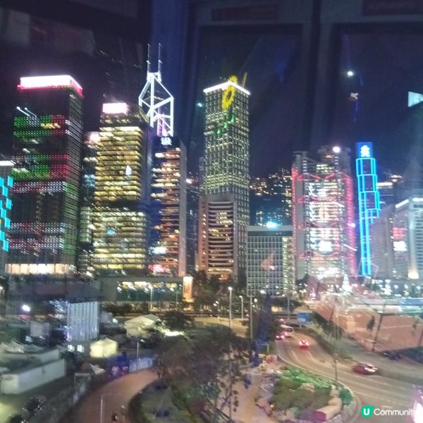 今晚坐摩天輪🎡！觀賞維港夜景，真係靚到爆！🤩