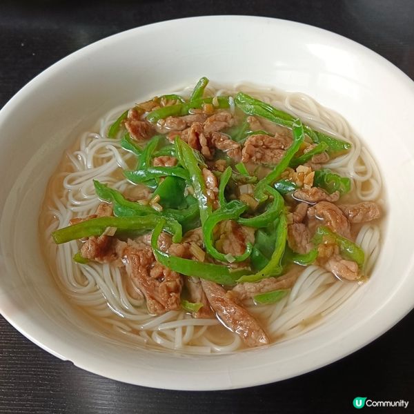 青椒肉絲配上海麵