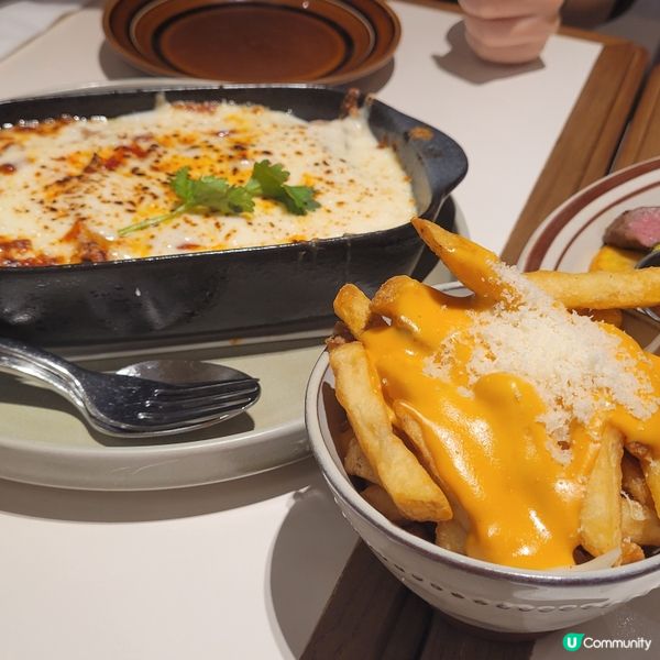 正呀喂！😋 撐枱腳食好西！🥩🍟