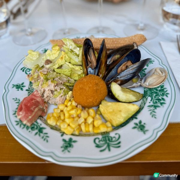 我想同屋企人一齊食Lifetastic聖誕糕蛋糕 因為聖誕節...