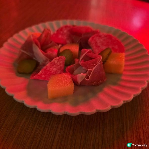 啟德酒吧餐廳餓虎藏龍