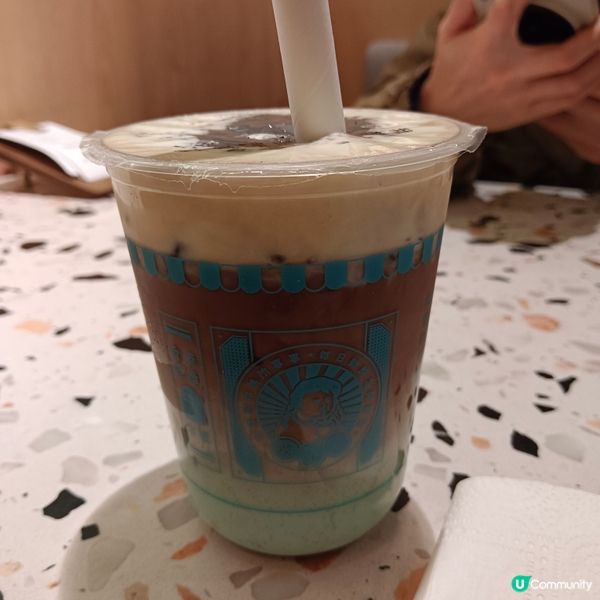 泰式燒豬頸肉菠蘿包漢堡