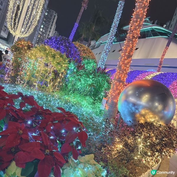 黑夜中色彩繽紛的彩燈，好有冬天嘅氣氛🥰🥰