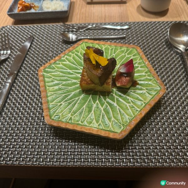 台灣連續兩年榮獲十大高 CP值頂級無菜單鐵板燒冠軍