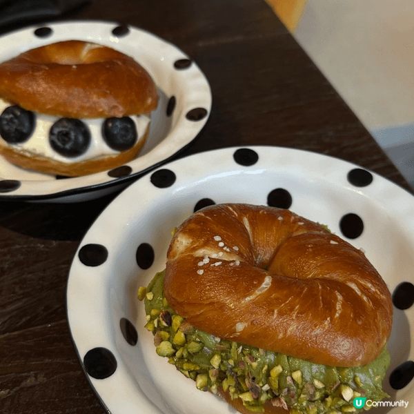 今次去咗深圳嘅一間Bagel Cafe打卡，試咗開心果味同埋...