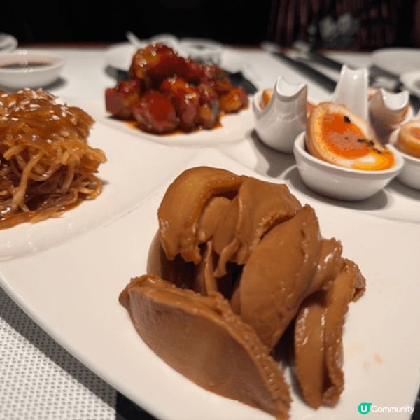每年都會跟朋友去食大閘蟹慶祝，今天適逢萬聖節，食完晚飯再到尖...