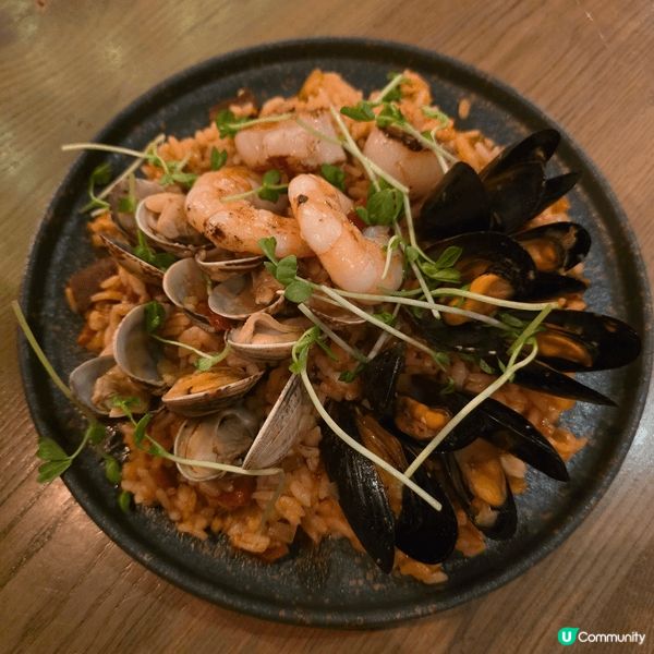 今晚喺 荃灣西式餐廳Vision 8 嘆咗一餐滿足嘅晚餐，環...