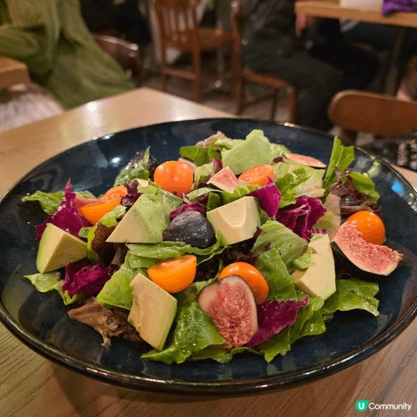 今晚喺 荃灣西式餐廳Vision 8 嘆咗一餐滿足嘅晚餐，環...