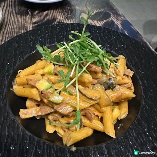 觀塘高質Cafe😍特濃開心果忌廉麻糬梳乎厘