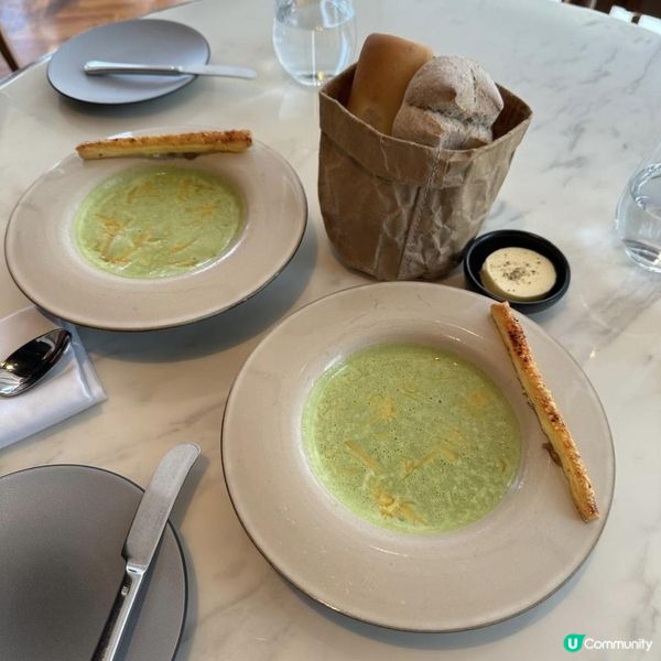 😍尖沙咀高質海景扒房🌊必食🩷香煎鱸魚配薯蓉及龍蝦湯