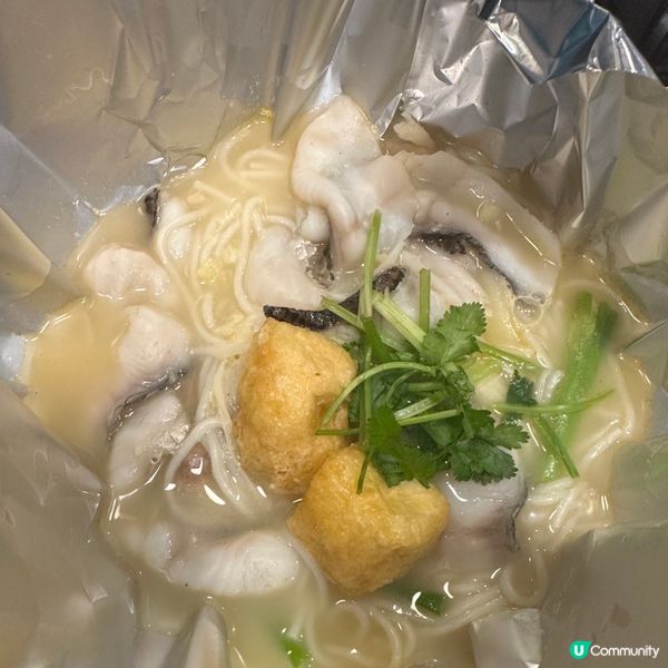 熱辣辣沙煲上枱🍲足料花甲粉