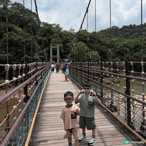 九份十份之旅，我諗係佢地兩兄弟自出世至今，行得最多路既一日…...