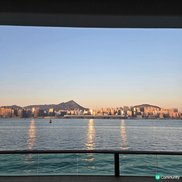 新開的北角東岸板道，可以踩玻璃，踏單車，玩攀石，練習健身器材...