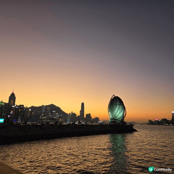 新開的北角東岸板道，可以踩玻璃，踏單車，玩攀石，練習健身器材...
