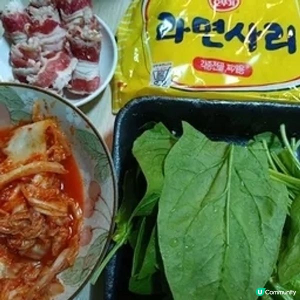 牛肉菠菜泡菜麵


