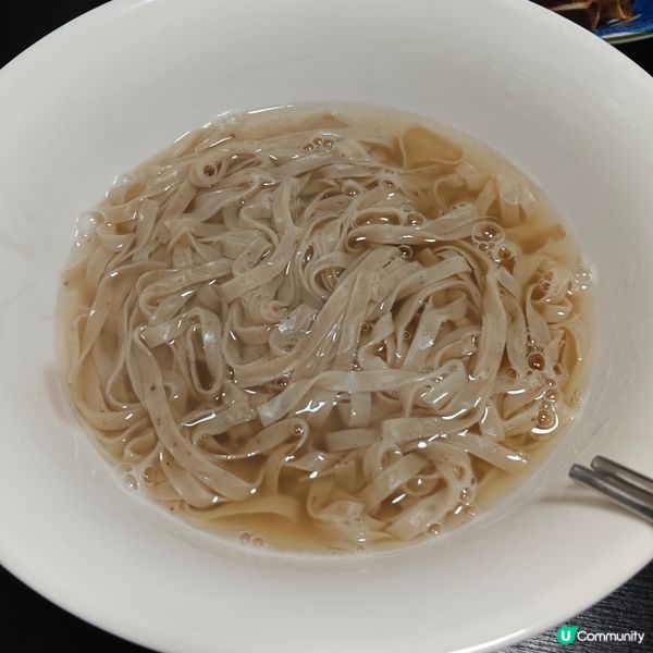 雪碧話梅炆排骨配紅菜頭蠔菇湯麵