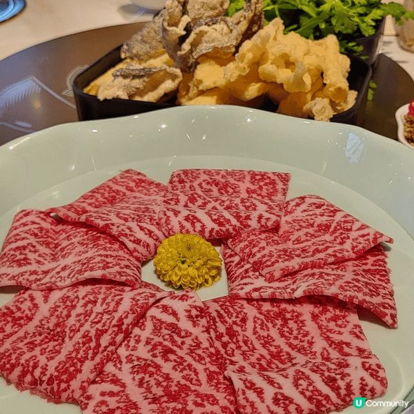 冬天必食除咗和牛火鍋，仲有名古屋味噌烏龍麵。 用石鍋上菜夠曬...