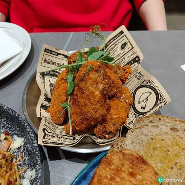 食一個晚飯當係為朋友慶生，去咗一間位於銅鑼灣外告士打道嘅上樓...