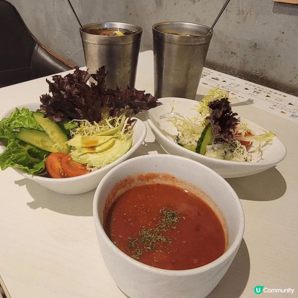 朋友介紹，觀塘有間西餐，價錢親民，最平既意粉都唔使$70就搞...