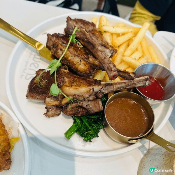 位於屯門開業三年的Owens，值得推介給大家，尤其推薦各類甜...