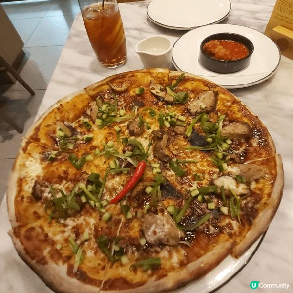 PizzaExpress 的北京烤鴨pizza，超好味，真的...