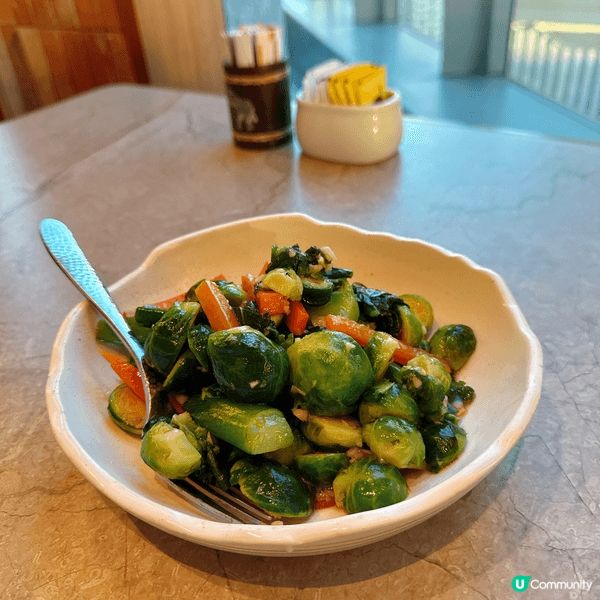 這間泰國菜餐廳是在啟德雙子匯1期，味道10分不錯，價錢中等，...