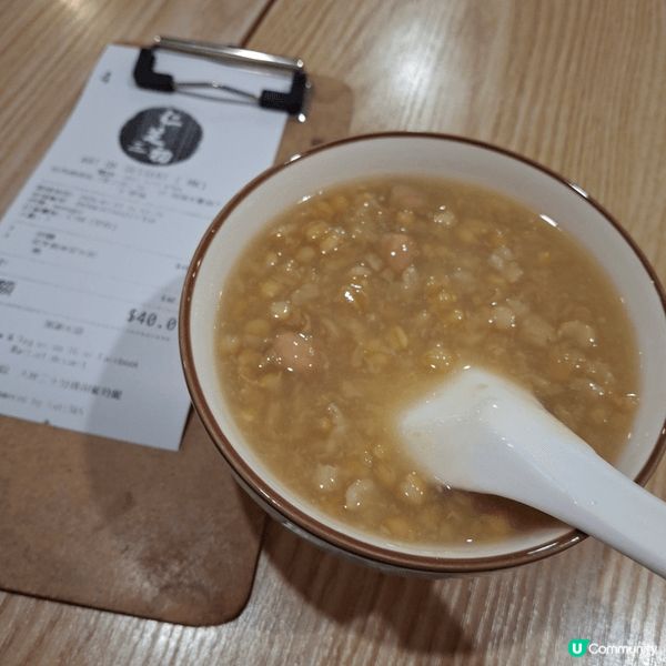 糖水是嚟自店舖，好夠料和味道不太甜， 叫咗椰汁紫米露和麥米粥...