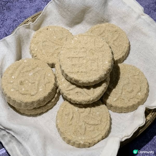 由細到大都鍾意新年食炒米餅，內藏豐富的花生及芝麻餡，入口甘甜...