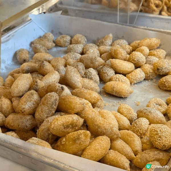 豆沙軟角係我最愛嘅過年小食，脆脆地嘅外層，煙靭嘅皮包住豆沙，...