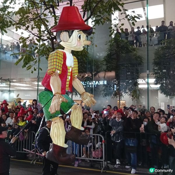 銅鑼灣「夜光巡遊」超正！🤩✨充滿濃厚藝術與節日氣息。